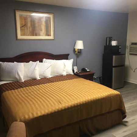 Garden Inn & Suites Нью Браунфелс Экстерьер фото