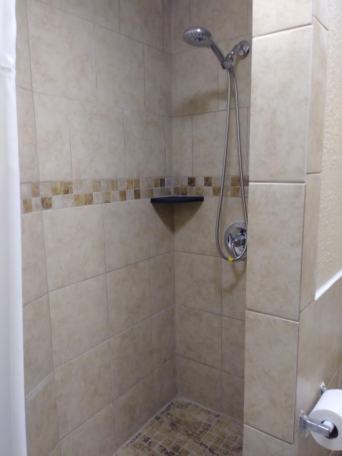Garden Inn & Suites Нью Браунфелс Экстерьер фото