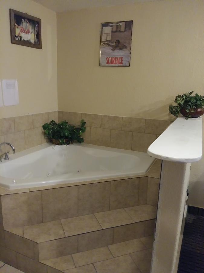 Garden Inn & Suites Нью Браунфелс Экстерьер фото
