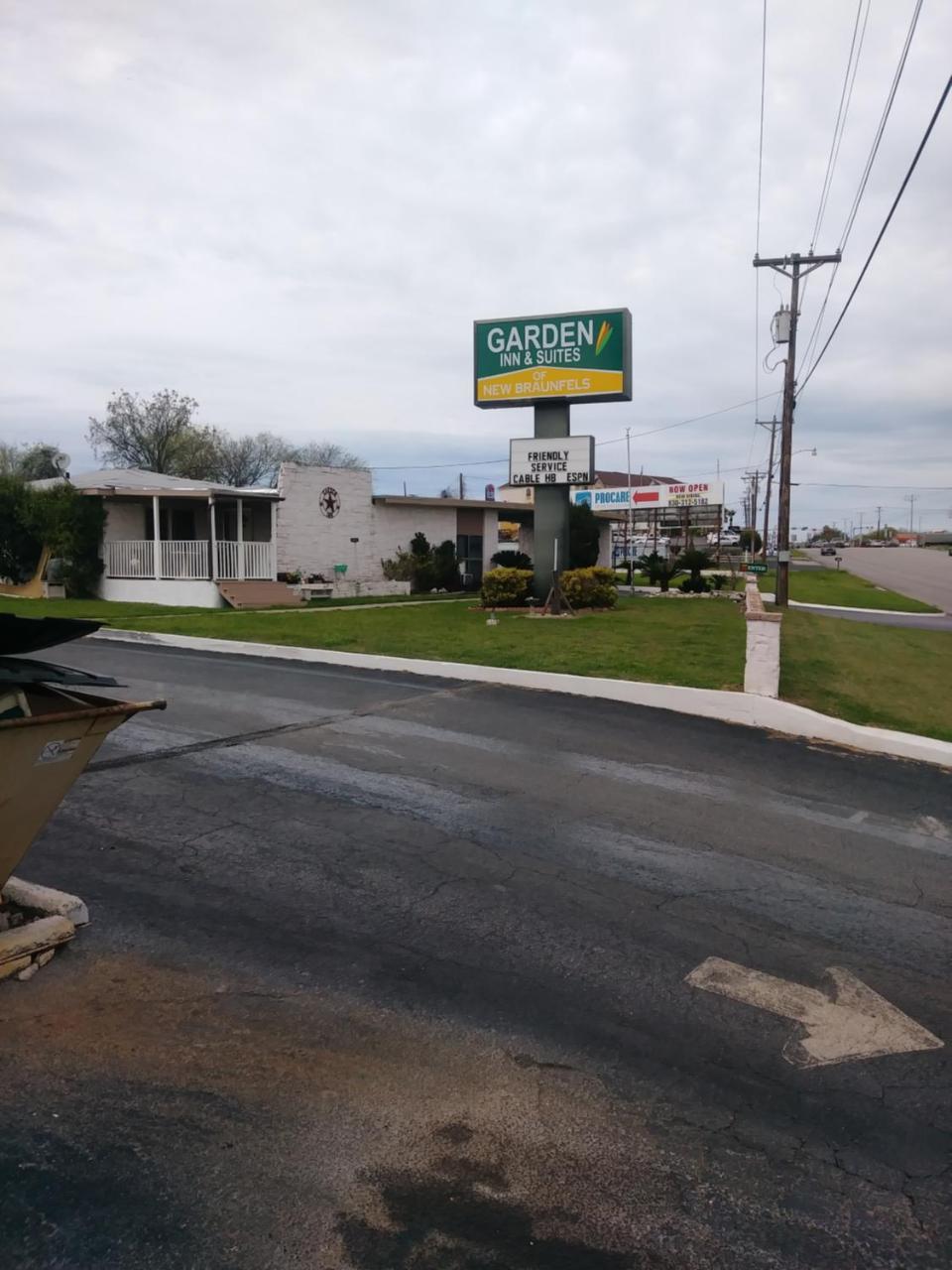 Garden Inn & Suites Нью Браунфелс Экстерьер фото