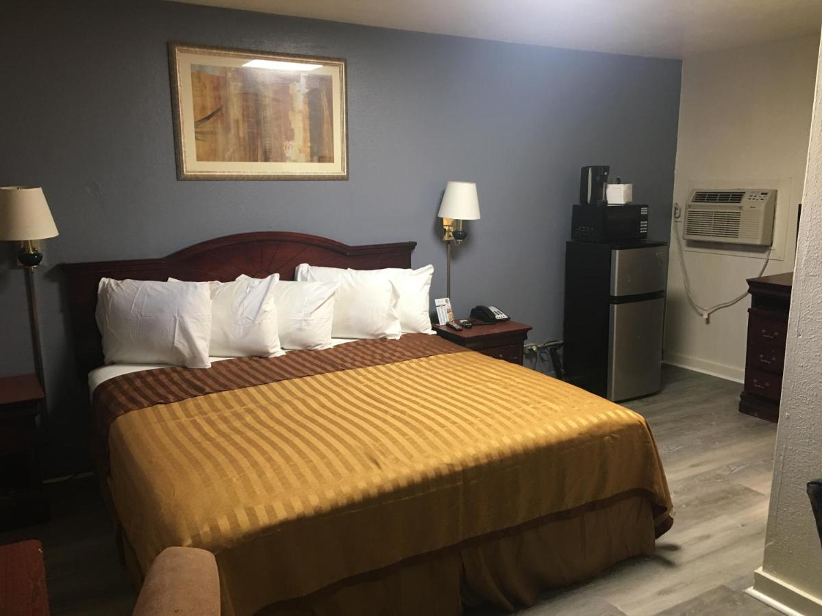 Garden Inn & Suites Нью Браунфелс Экстерьер фото